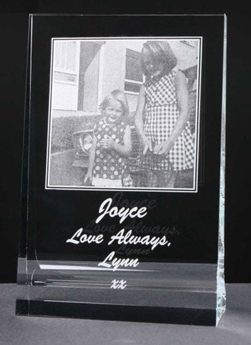 Crystal medium portrait tablet 150 x 100 x 35mm supplied in a presentation box