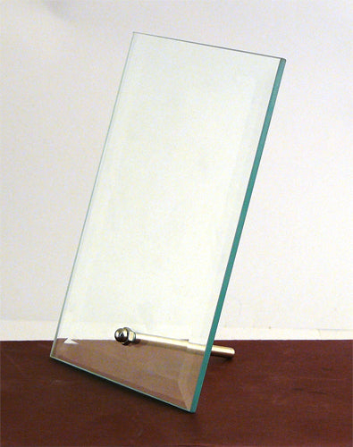 Small jade green frame with  pin in white carton 13 x 9 supplied in a presentation box