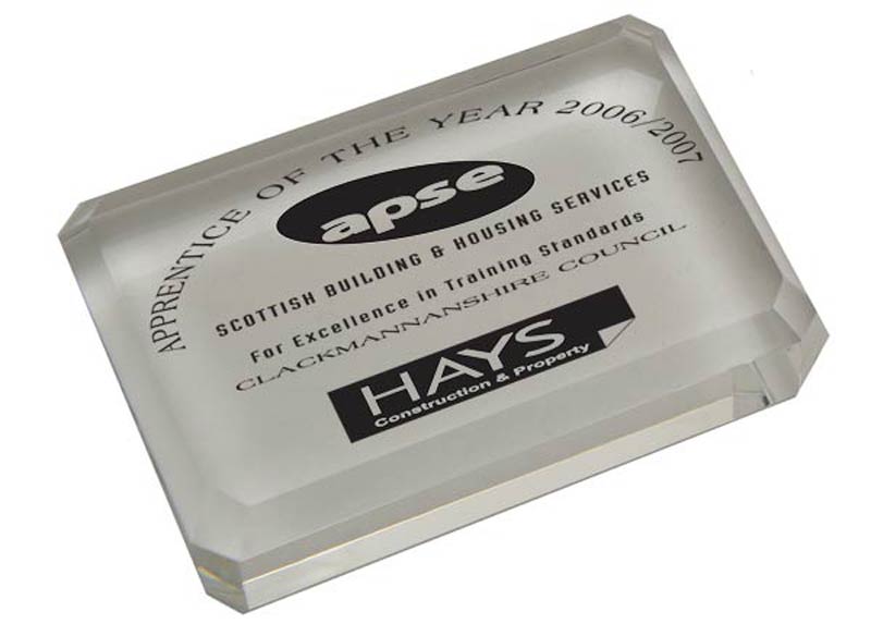 Optical crystal rectangle paperweight 100x70x19mm supplied in a presentation box